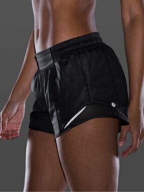 Lululemon Hotty Hot Short II Long 4" *Honeycomb Emboss Black